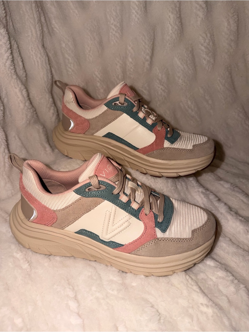 Vionic Sneakers in Pink, Teal & Beige